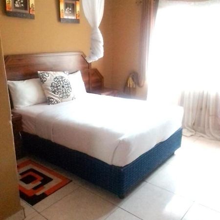 Eland Lodge ลิฟวิงสโตน ภายนอก รูปภาพ
